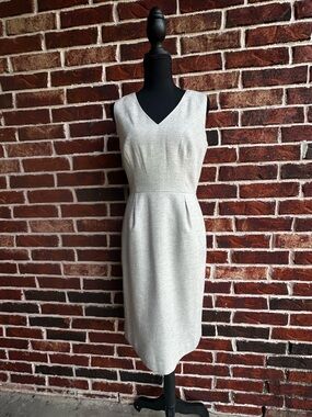 Banana Republic Sleeveless V-Neck Midi Dress in Light Gray
